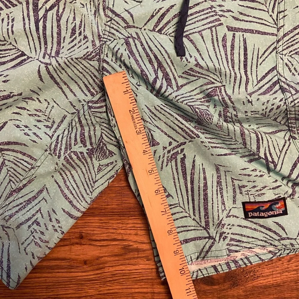 Patagonia Wavefarer Board Short Mens 30 Green Printed Beach Travel Fishing Swim